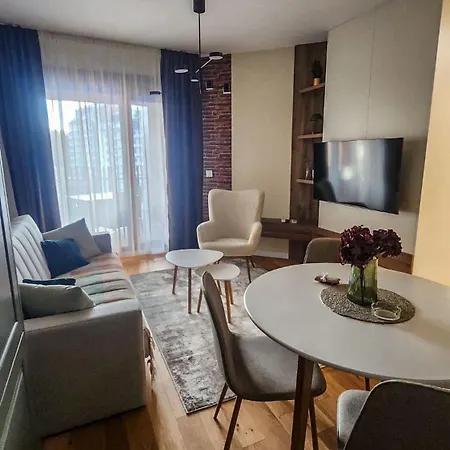 Balkan Square Forest Mm Appartement