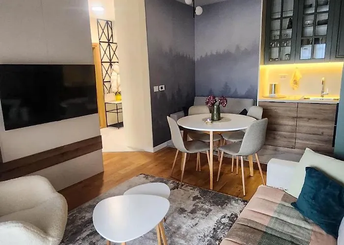 Balkan Square Forest Mm