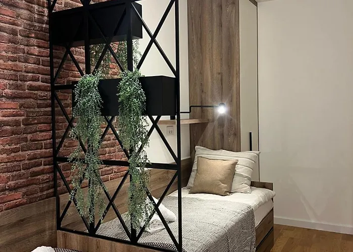 Balkan Square Forest Mm 즐라티보